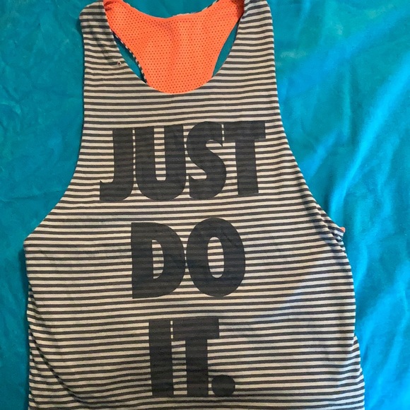 Reversible Nike tank top - Picture 2 of 2